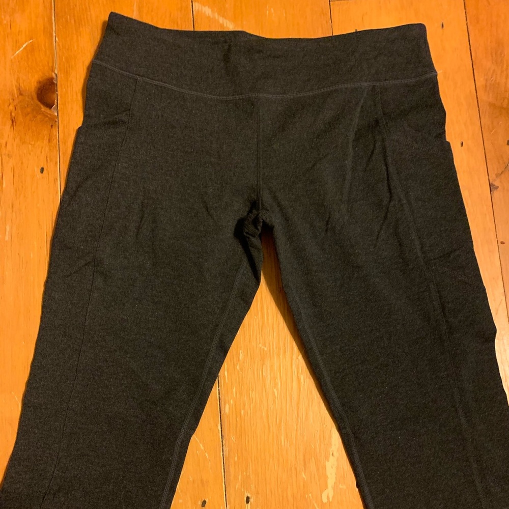 Comfy XL crop leggings with real pockets!
